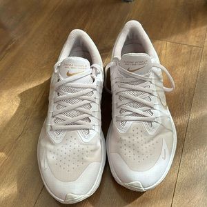 Nike zoom winflo sneakers